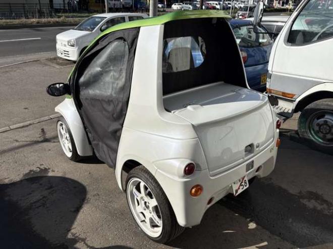 コムスコムス　P・COM　電気自動車　市内コ・ミ・コ・ミ!!フロントディスクブレーキ!ミニカー登録!普通免許運転可!車検不要! 2WD 不明