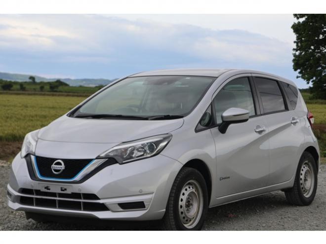ノート1.2 e-POWER X FOUR 4WD　検二年　ナビ　バックカメラ　ETC 1200