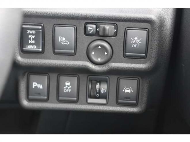 ノート1.2 e-POWER X FOUR 4WD　検二年　ナビ　バックカメラ　ETC 1200