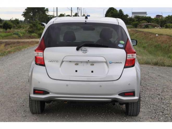 ノート1.2 e-POWER X FOUR 4WD　検二年　ナビ　バックカメラ　ETC 1200