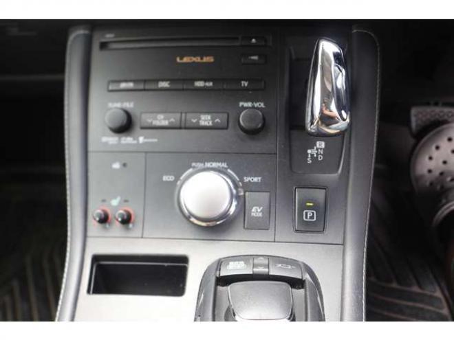 レクサスCT 200h バージョンC　検二年　　パドルシフト　クルコン　バックカメラ　シートヒーター　ETC　TV　自社　ローンカノウ 2WD 1800