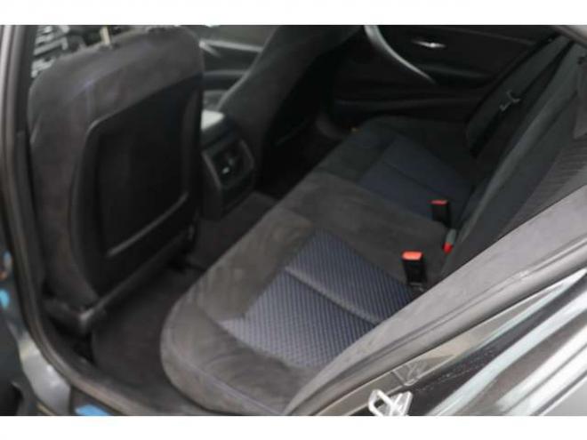 BMW3シリーズ 320i xドライブ 4WD　検二年　社外マフラー　バックカメラ　自社　ローンカノウ 正規輸入車 2000