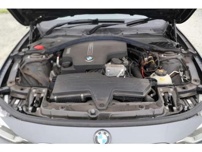 BMW3シリーズ 320i xドライブ 4WD　検二年　社外マフラー　バックカメラ　自社　ローンカノウ 正規輸入車 2000