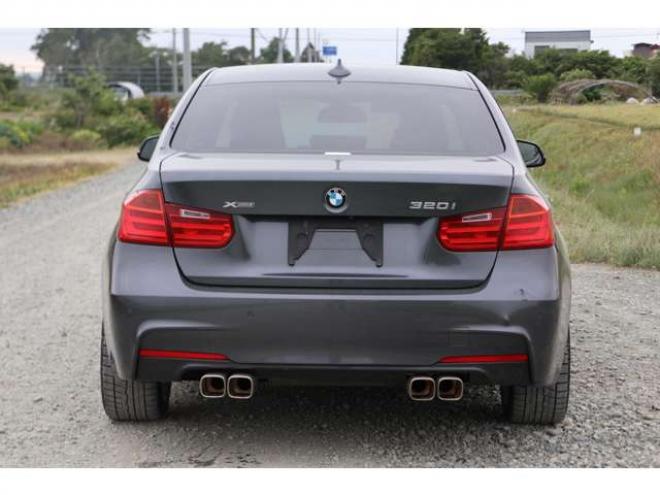BMW3シリーズ 320i xドライブ 4WD　検二年　社外マフラー　バックカメラ　自社　ローンカノウ 正規輸入車 2000
