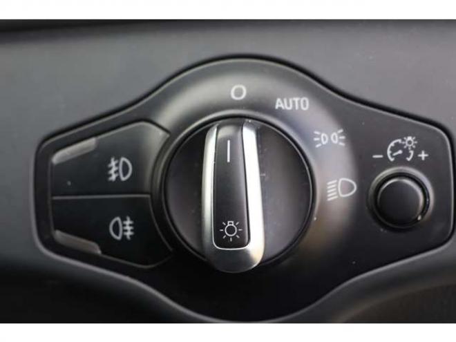 アウディA4アバント 2.0 TFSI クワトロ 4WD　検二年　後期　バックカメラ　Bluetooth 正規輸入車 2000