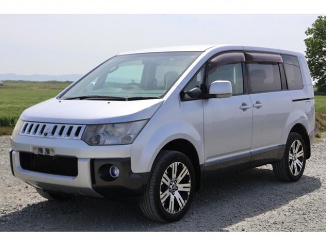 デリカD：5 2.4 G ナビパッケージ 4WD　検二年　両側電動スライドドア　バックカメラ　ナビ 2400