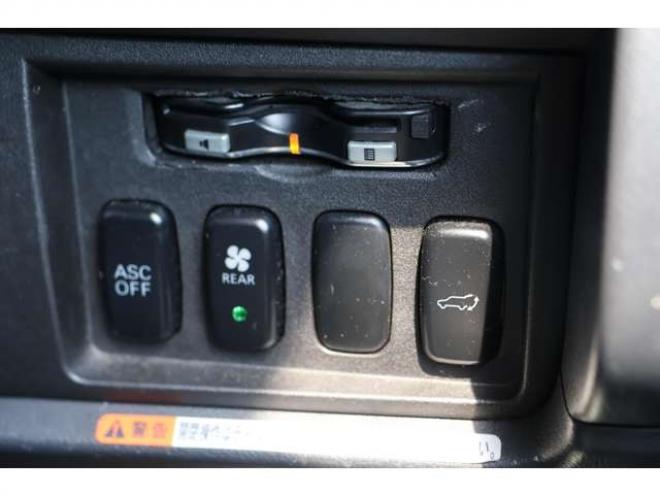 デリカD：5 2.4 G ナビパッケージ 4WD　検二年　両側電動スライドドア　バックカメラ　ナビ 2400
