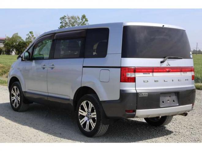 デリカD：5 2.4 G ナビパッケージ 4WD　検二年　両側電動スライドドア　バックカメラ　ナビ 2400