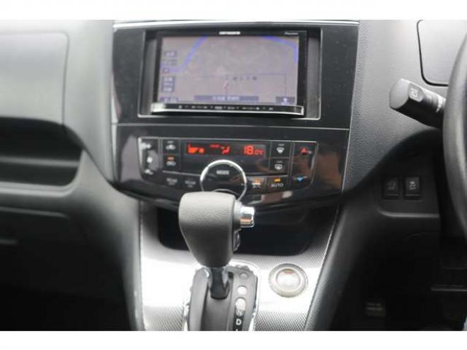 セレナ2.0 ライダー 4WD　検二年　社外ナビ　エンスタ　TV　バックカメラ　自社　ローンカノウ 2000