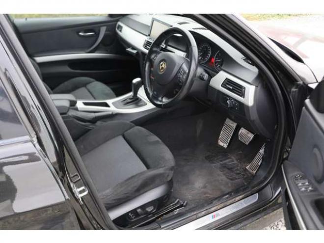 BMW3シリーズ 323i Mスポーツパッケージ　検二年　社外ホイール　自社　ローンカノウ 正規輸入車 2WD 2500