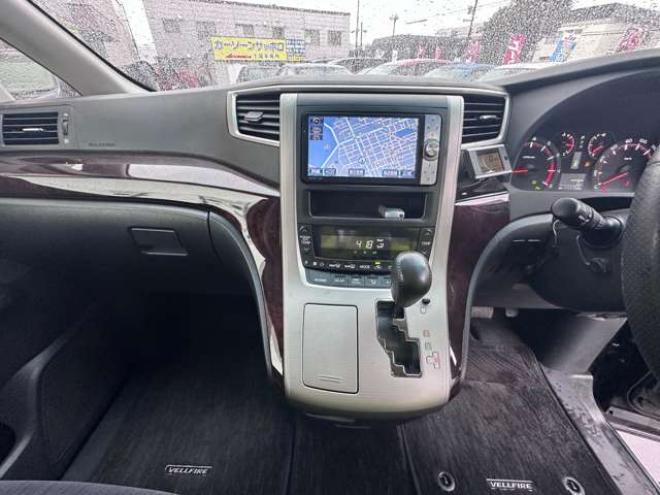 ヴェルファイア2.4 Z 4WD　両側パワースライドドア　フリップダウンモニター　クルーズコントロール　HDDナビ　フルセグTV　コーナーセンサー　横滑り防止装置　ビルトインETC　バックモニター　純正アルミホイール夏　USB 2400