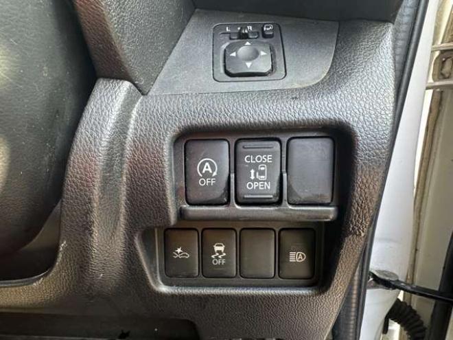 デイズルークスハイウェイスター Xターボ 4WD　片側パワースライドドア　Bluetooth　アイドリングストップ　横滑り防止　衝突軽減ブレーキ　シートヒーター　ナビ　地デジ　アラウンドビューモニター　バックモニター　純正アルミホイール夏　プッシュスタート 660
