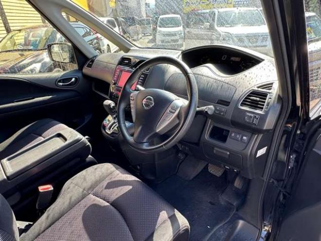セレナ2.0 ハイウェイスター 4WD　ワンオーナー　両側ワンタッチオートスライドドア　ETC　横滑り防止装置　アイドリングストップ　バックモニター 2000