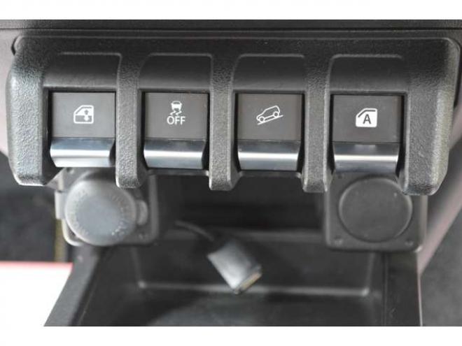 ジムニーXC 4WD　ワンオーナー車セーフティサポート搭載4WDターボ純正ディスプレイオーディオバックカメラLEDライトクルーズコントロールデュアルセンサーブレーキサポート誤発信抑制機能 660