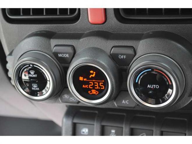 ジムニーXC 4WD　ワンオーナー車4WDターボ横滑り防止装置セーフティサポート搭載アイドリングストップ横滑り防止装置クルーズコントロールハイビームアシストLEDライト7インチワイドナビTVバックカメラ 660