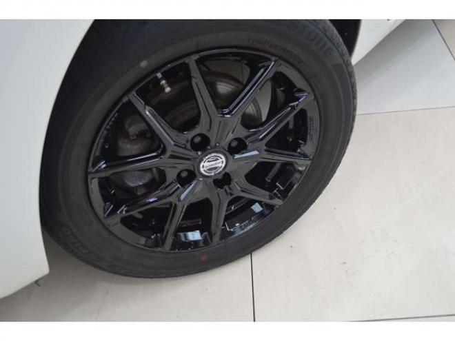 スイフト1.2 XG スズキ セーフティサポート非装着車 4WD　ワンオーナー車4WD横滑り防止装置ABSシートヒータードアミラーヒーターCDスマートキープッシュスタート社外15インチアルミ 1200