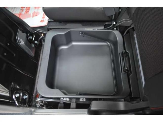 スペーシアカスタム ハイブリッド XSターボ 4WD　ハイブリッド4WDターボセーフティサポート搭載アダプティブクルーズコントロール全方位モニター付9インチナビ両側オートスライドドアLEDステアリングヒーターパーキングセンサー 660