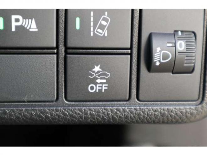 N-ONEオリジナル 4WD　シートヒーター　電動パーキングブレーキ　LEDヘッドライト　アダプティブクルーズコントロール　パーキングセンサー　ナビ装着車用スペシャルパッケージ 660