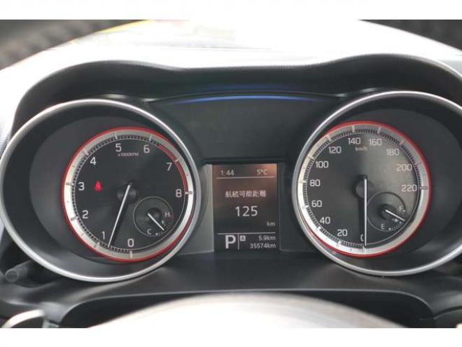 スイフト1.2 XL セーフティパッケージ装着車 4WD　CDプレイヤー　シートヒーター　パドルシフト　オートライト　アダプティブクルーズコントロール　車線逸脱警報 1200