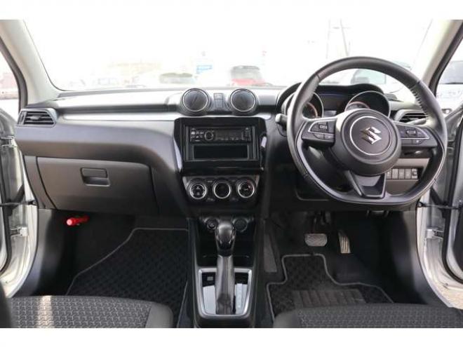 スイフト1.2 XL セーフティパッケージ装着車 4WD　CDプレイヤー　シートヒーター　パドルシフト　オートライト　アダプティブクルーズコントロール　車線逸脱警報 1200