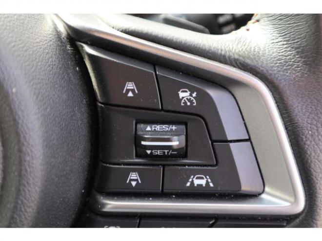 XV2.0i-L アイサイト 4WD　純正フルセグナビ　バックカメラ　ETC　電動パーキングブレーキ　ヘッドライトウォッシャー　アダプティブクルーズコントロール　LEDヘッドライト 2000