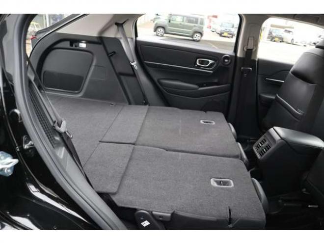 ヴェゼル1.5 e:HEV Z 4WD　純正フルセグナビ　全方位カメラ　社外ドラレコ付きデジタルルームミラー　ワイヤレス充電器　シートヒーター　アダプティブクルーズコントロール　電動パーキング　電動バックドア　ステアリングヒーター 1500