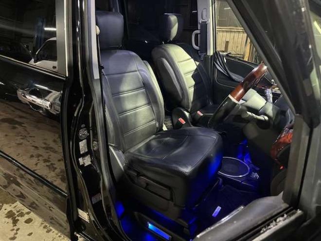 セレナ2.0 ライダー ブラックライン 4WD　新規車検整備付・Bluetooth対応社外ナビ・バックモニター・両側パワースライドドア・純正エンジンスターター・スマートキー・LEDテール 2000