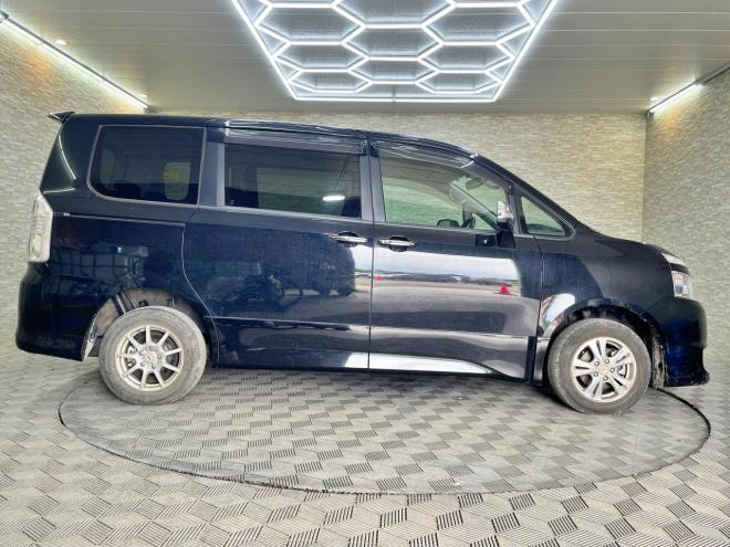 ヴォクシー2.0ZS煌 4WD 5年保証 スマキー 両側パワスラ ナビTV Bカメ ETC 自社認証工場 車検整備2年付 寒冷地仕様 禁煙