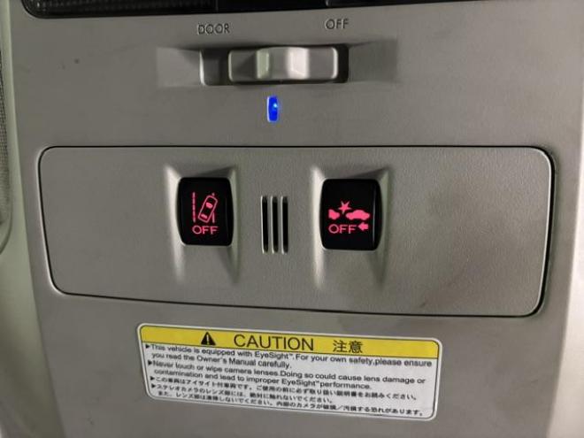 レヴォーグ１．６ＧＴＳアイサイト　アドバンスドセーフティＰＫＧ　本州仕入　ワンオーナー　禁煙車　ＳＴｉスポイラー　社外２本出しマフラー　シャレン１８インチＡＷ＋新品夏タイヤ　衝突軽減アイサイト＆レーダークルーズコントロール　ストラーダナビ地デジ　Ｂｌｕｅｔｏｏｔｈ 4WD 1600 5Dr