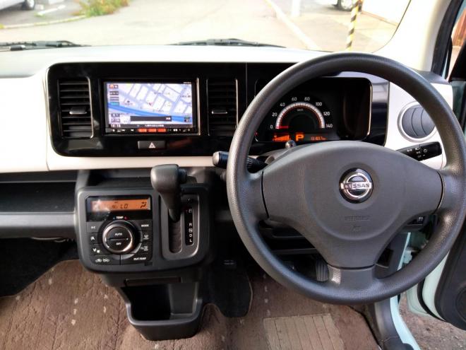 モコ Ｘ　ＦＯＵＲ ４ＷＤ　ＡＢＳ　スマートキー　プッシュスタート　ナビＴＶ　バックカメラ　ブルーツース　ドアミラーウインカー　Ｄ席シートヒーター　夏冬タイヤ付　車検令和１０年７月 4WD 660 5Dr