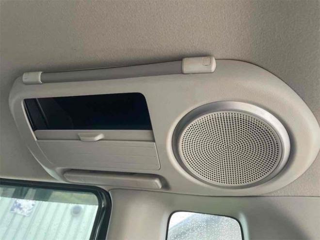N-BOXカスタム Ｇ・Ｌパッケージ　４ＷＤ　ＥＴＣ　バックカメラ　両側電動スライドドア　ナビ　ＴＶ　ＨＩＤ　スマートキー　アイドリングストップ　ベンチシート　ＣＶＴ　盗難防止システム　ＡＢＳ　ＥＳＣ　ＣＤ　アルミホイール　エアコン（北海道） 4WD 660 5Dr