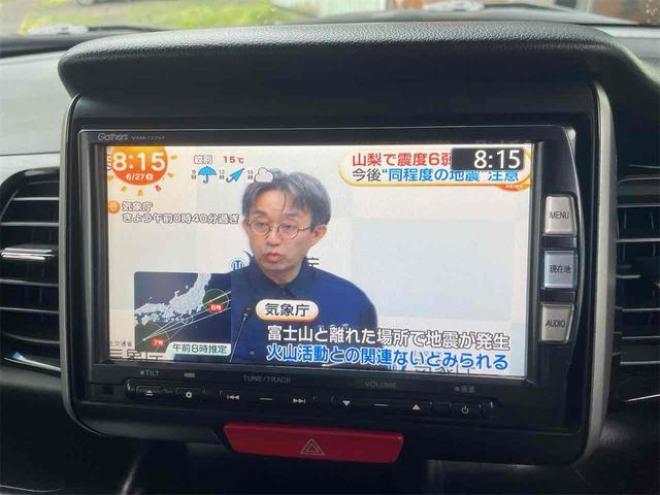 N-BOXカスタム Ｇ・Ｌパッケージ　４ＷＤ　ＥＴＣ　バックカメラ　両側電動スライドドア　ナビ　ＴＶ　ＨＩＤ　スマートキー　アイドリングストップ　ベンチシート　ＣＶＴ　盗難防止システム　ＡＢＳ　ＥＳＣ　ＣＤ　アルミホイール　エアコン（北海道） 4WD 660 5Dr