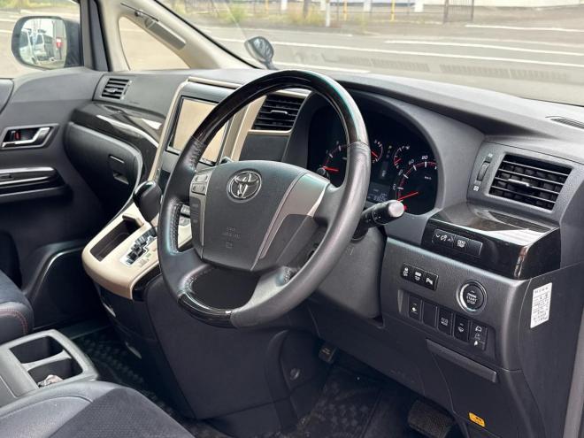 ヴェルファイア2.4Zゴールデンアイズ 4WD　ローンが不安な方＜優遇ローン＞　本州仕入　寒冷地仕様　アルパイン8型ナビ　後席モニター 4WD 2400 5Dr