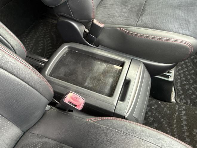 ヴェルファイア2.4Zゴールデンアイズ 4WD　ローンが不安な方＜優遇ローン＞　本州仕入　寒冷地仕様　アルパイン8型ナビ　後席モニター 4WD 2400 5Dr