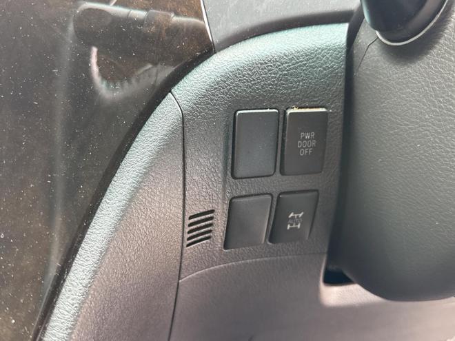 ヴェルファイア2.4Zゴールデンアイズ 4WD　ローンが不安な方＜優遇ローン＞　本州仕入　寒冷地仕様　アルパイン8型ナビ　後席モニター 4WD 2400 5Dr