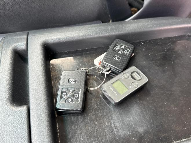 ヴェルファイア2.4Zゴールデンアイズ 4WD　ローンが不安な方＜優遇ローン＞　本州仕入　寒冷地仕様　アルパイン8型ナビ　後席モニター 4WD 2400 5Dr