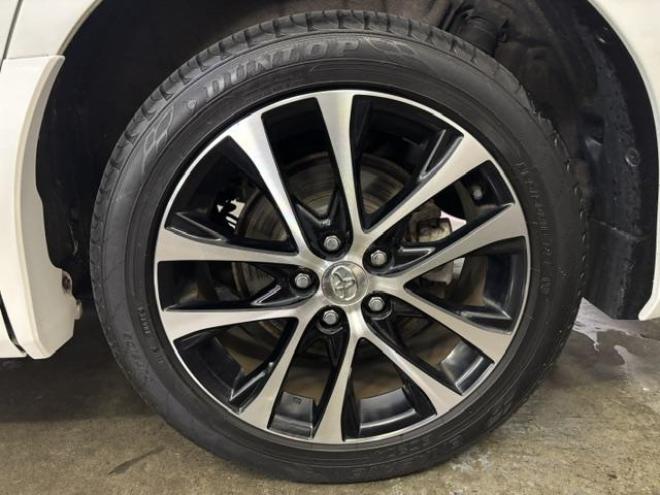 エスティマアエラス　寒冷地仕様　禁煙車　アルパイン製リアフリップダウンモニター　ケンウッドナビ　地デジ　Ｂｌｕｅｔｏｏｔｈ　バックカメラ　両側パワースライドドア　純正１８インチＡＷ　社外１６ＡＷ＋スタッドレスタイヤ付 4WD 2400 5Dr