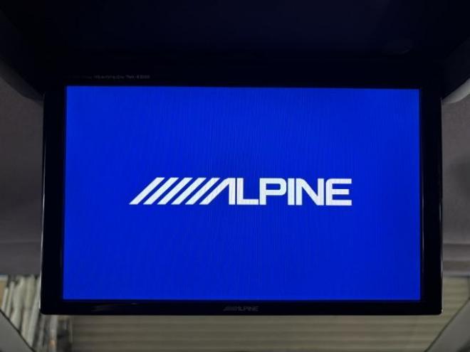 エスティマアエラス　寒冷地仕様　禁煙車　アルパイン製リアフリップダウンモニター　ケンウッドナビ　地デジ　Ｂｌｕｅｔｏｏｔｈ　バックカメラ　両側パワースライドドア　純正１８インチＡＷ　社外１６ＡＷ＋スタッドレスタイヤ付 4WD 2400 5Dr
