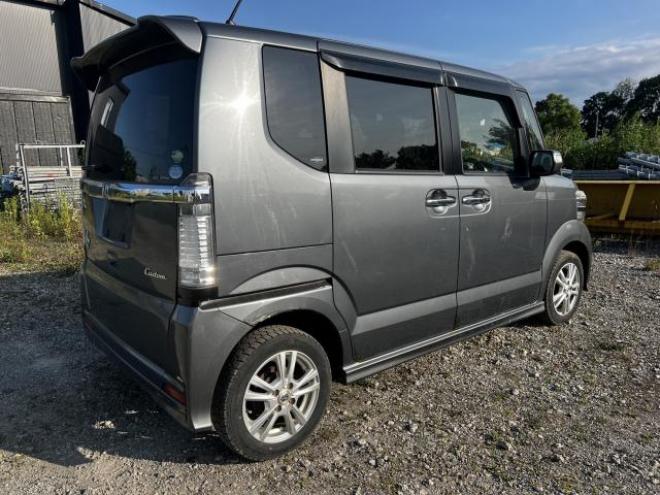 N-BOX+カスタムGLパッケージ 4WD 660 5Dr
