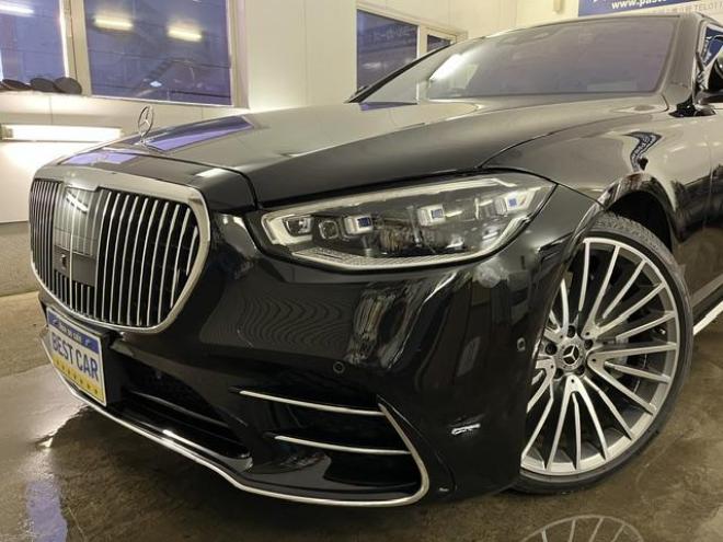 ベンツＳ５００ロング　４マチック　ＡＭＧライン　ショーファーＰＫＧ　マイバッハグリル　リアエンターテイメント　ＡＭＧ２１インチＡＷ　ブラックレザーシート　電動サンルーフ　１２．８インチ有機ＥＬディスプレイ　ヘッドアップディスプレイ　ドラレコ 4WD 3000 4Dr