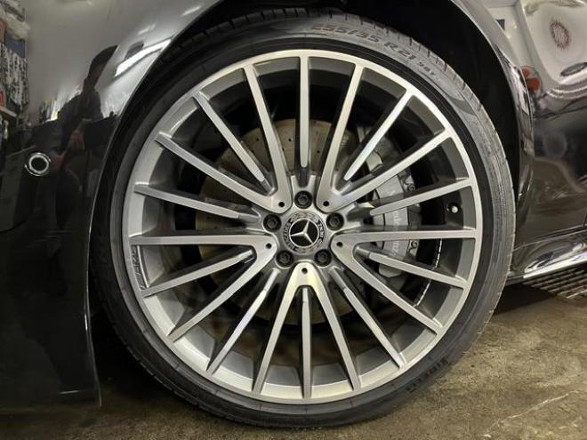 ベンツＳ５００ロング　４マチック　ＡＭＧライン　ショーファーＰＫＧ　マイバッハグリル　リアエンターテイメント　ＡＭＧ２１インチＡＷ　ブラックレザーシート　電動サンルーフ　１２．８インチ有機ＥＬディスプレイ　ヘッドアップディスプレイ　ドラレコ 4WD 3000 4Dr