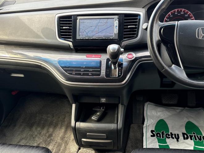 オデッセイ2.4アブソルート 4WD　ローンが不安な方＜優遇ローン＞　本州仕入　純正ナビ　左側パワースライド 4WD 2400 5Dr