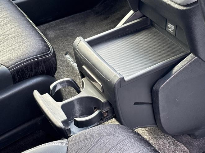 オデッセイ2.4アブソルート 4WD　ローンが不安な方＜優遇ローン＞　本州仕入　純正ナビ　左側パワースライド 4WD 2400 5Dr