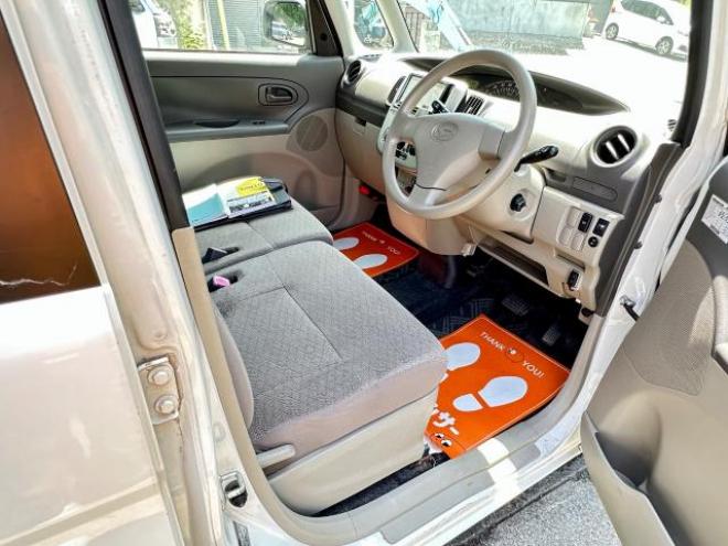 タントXスペシャル　4WD  ワンセグテレビ　メモリーナビ　キーフリー　65000キロ コーナーセンサー 4WD 660 5Dr