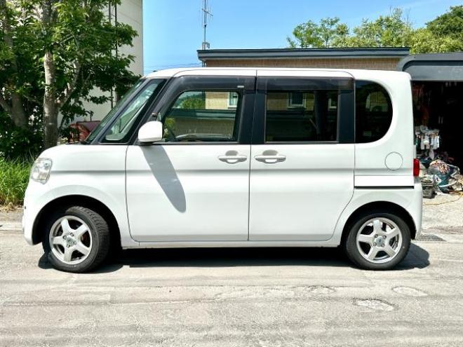 タントXスペシャル　4WD  ワンセグテレビ　メモリーナビ　キーフリー　65000キロ コーナーセンサー 4WD 660 5Dr