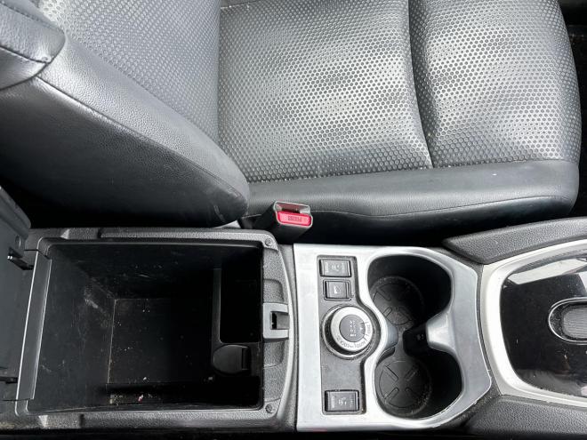 エクストレイル2.0 20X EブレーキPKG 2列 4WD　 ローンが不安な方＜優遇ローン＞1年保証　寒冷地仕様　純正ナビ