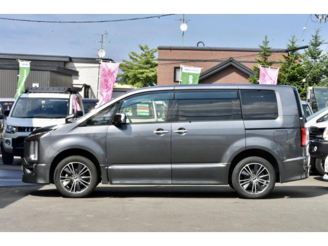 デリカD:5　４WD　アーバンギア　本州仕入　１０インチ純正ナビ　両側パワースライドドア　純正エンスタ　防錆アンダーコート付　ブリジストンスタッドレスタイヤ付