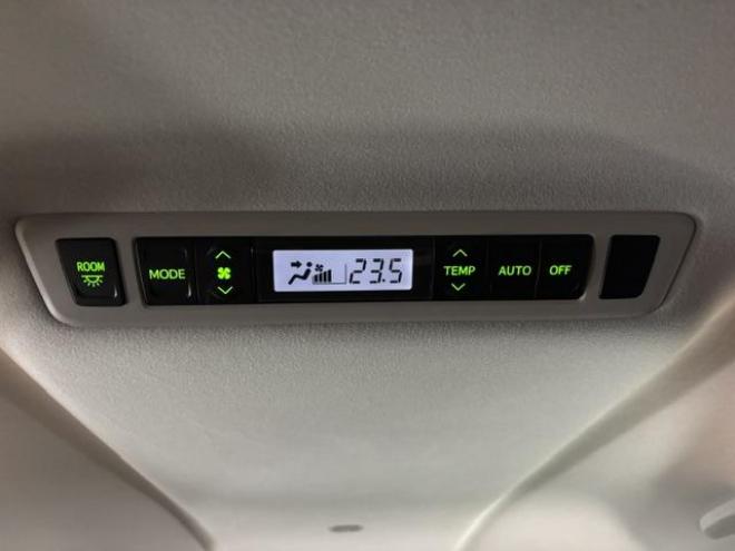 アルファード２４０Ｓ　プライムセレクションⅡ　本州仕入　禁煙車　両側パワースライドドア　パワーバックドア　３０系純正１７インチＡＷ　純正１６ＡＷ＋スタッドレスタイヤ　ストラーダナビ　地デジ　ＤＶＤ再生　バックカメラ　ブラックレザーシートカバー 4WD 2400 5Dr