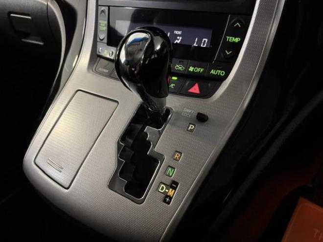 アルファード２４０Ｓ　プライムセレクションⅡ　本州仕入　禁煙車　両側パワースライドドア　パワーバックドア　３０系純正１７インチＡＷ　純正１６ＡＷ＋スタッドレスタイヤ　ストラーダナビ　地デジ　ＤＶＤ再生　バックカメラ　ブラックレザーシートカバー 4WD 2400 5Dr