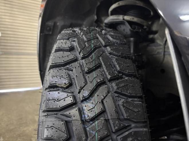 デリカＤ：５　グレードＭ　本州仕入　ワンオーナー　寒冷地仕様　禁煙車　新品ＶＥＮＥＳ１６インチＡＷ＋新品ＴＯＹＯホワイトレター　新品ＪＡＯＳブラックマッドガード　アルパインリアフリップダウンモニター　Ｂｌｕｅｔｏｏｔｈ 4WD 2500 5Dr